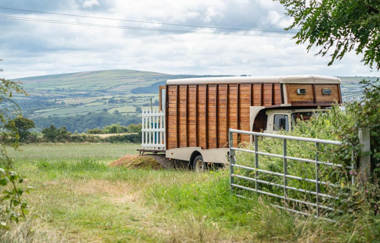 Penrhiw Farm B & B Goodwick Dış mekan fotoğraf