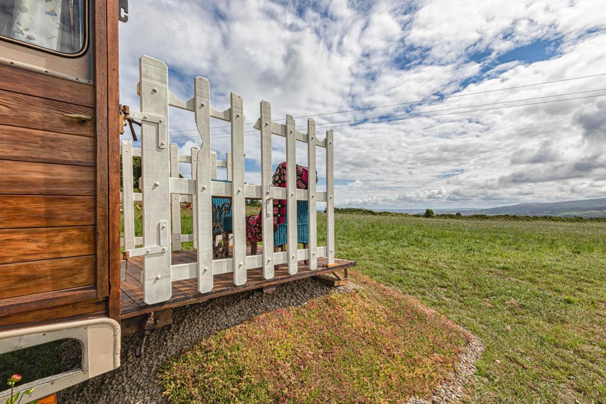 Penrhiw Farm B & B Goodwick Dış mekan fotoğraf